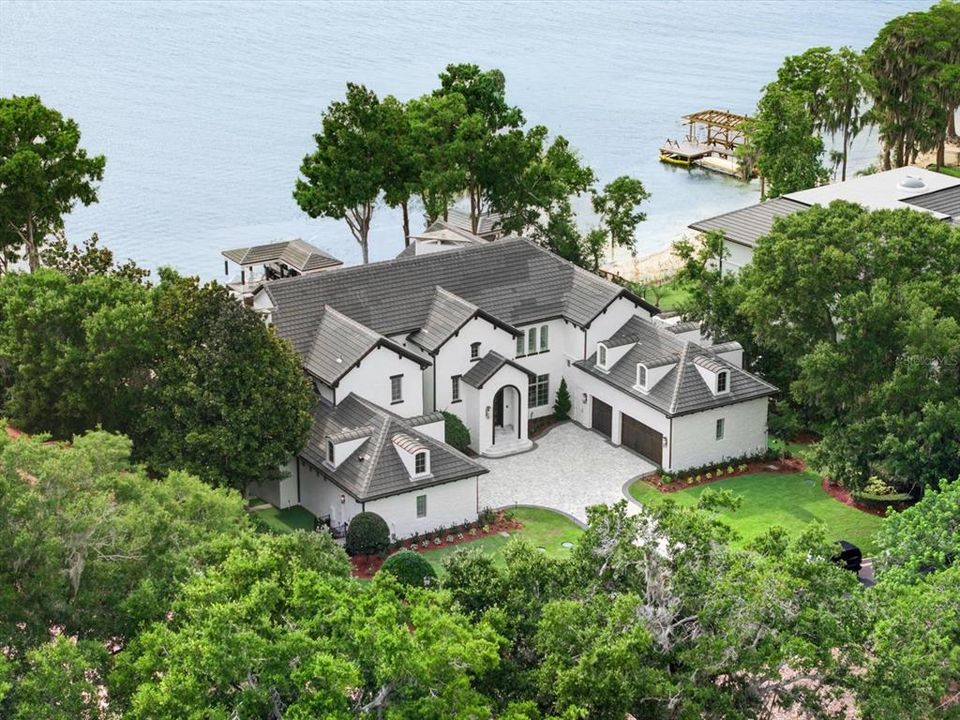 For Sale: $13,900,000 (6 beds, 7 baths, 11100 Square Feet)