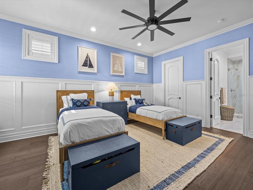 For Sale: $13,900,000 (6 beds, 7 baths, 11100 Square Feet)