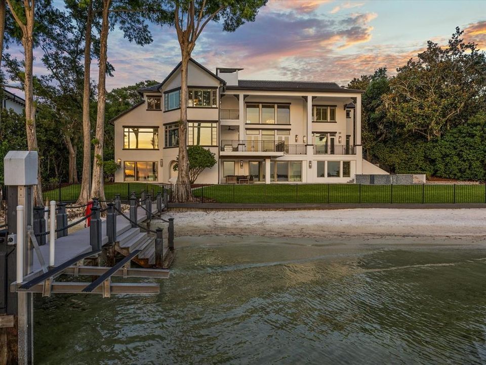 For Sale: $13,900,000 (6 beds, 7 baths, 11100 Square Feet)