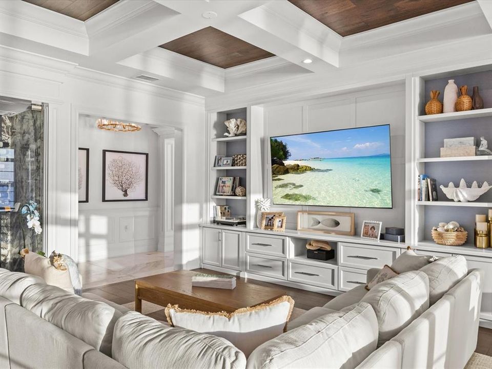 For Sale: $13,900,000 (6 beds, 7 baths, 11100 Square Feet)