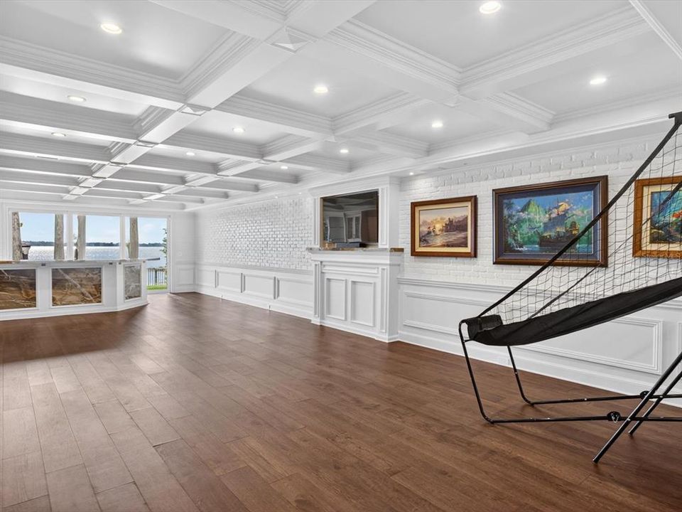 For Sale: $13,900,000 (6 beds, 7 baths, 11100 Square Feet)