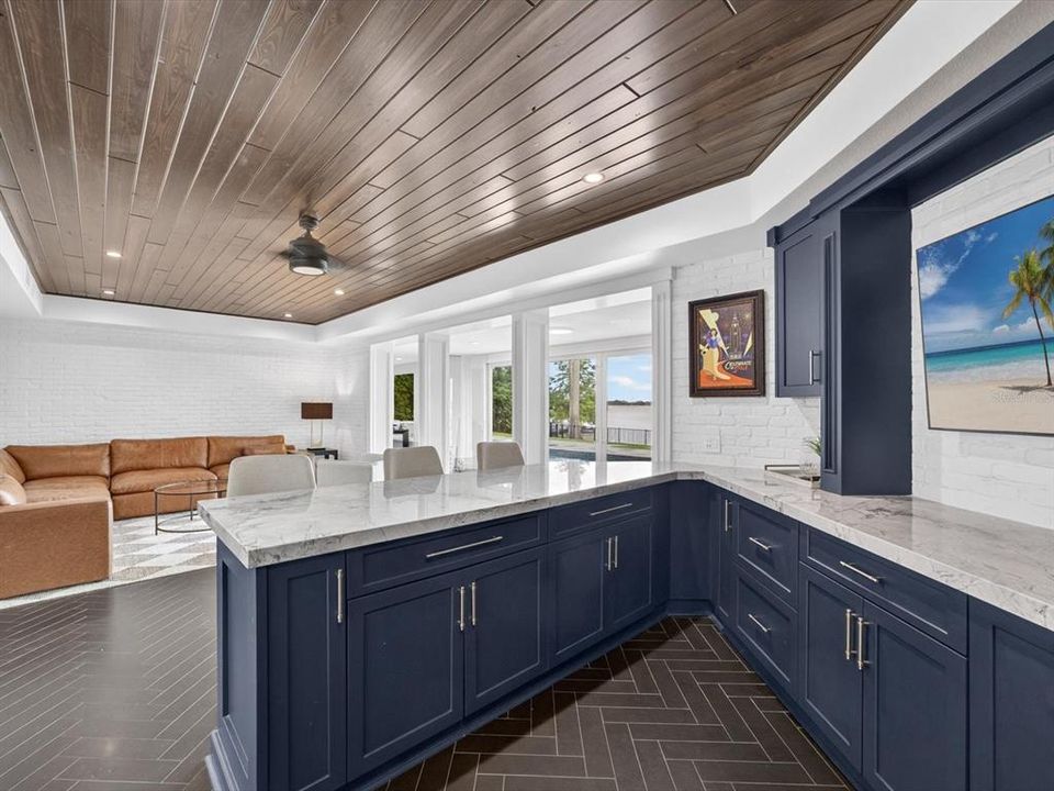 For Sale: $13,900,000 (6 beds, 7 baths, 11100 Square Feet)