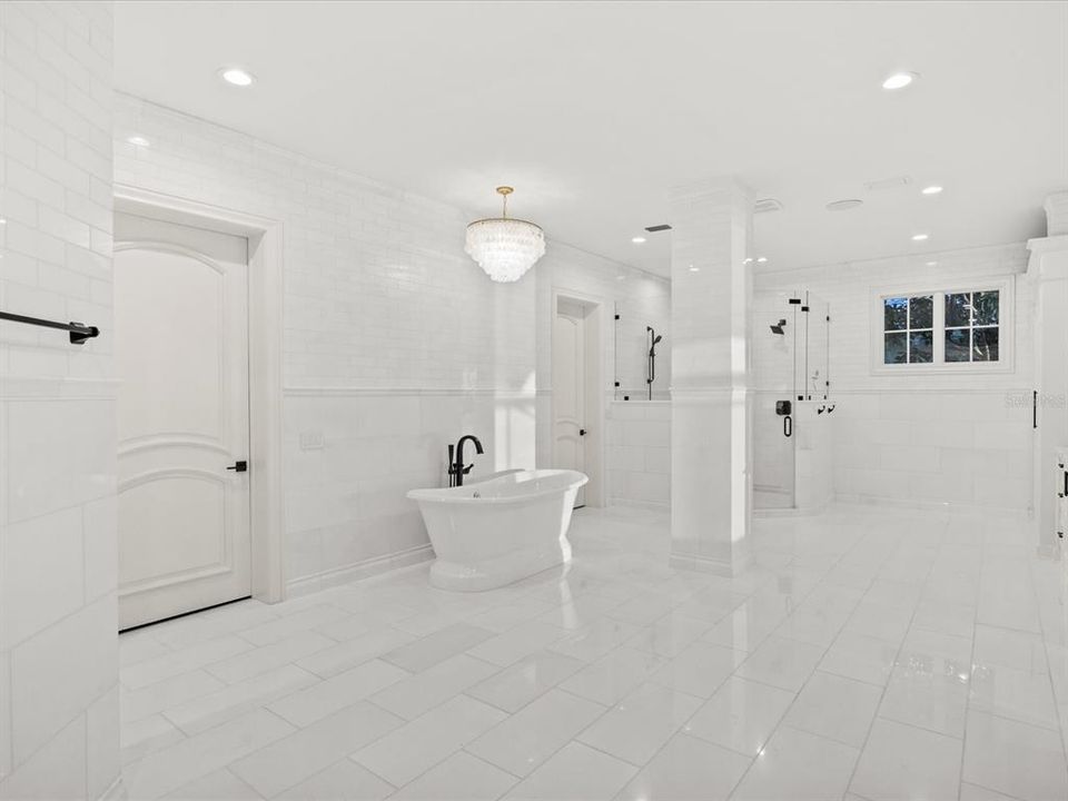 For Sale: $13,900,000 (6 beds, 7 baths, 11100 Square Feet)