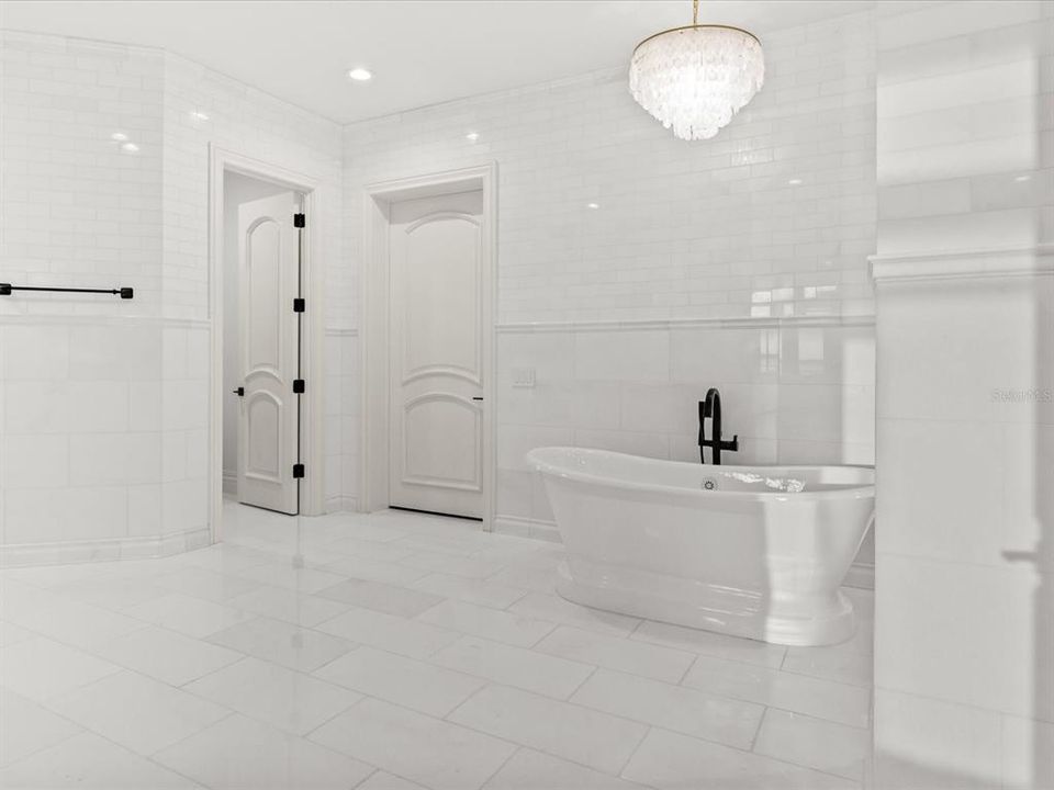 For Sale: $13,900,000 (6 beds, 7 baths, 11100 Square Feet)