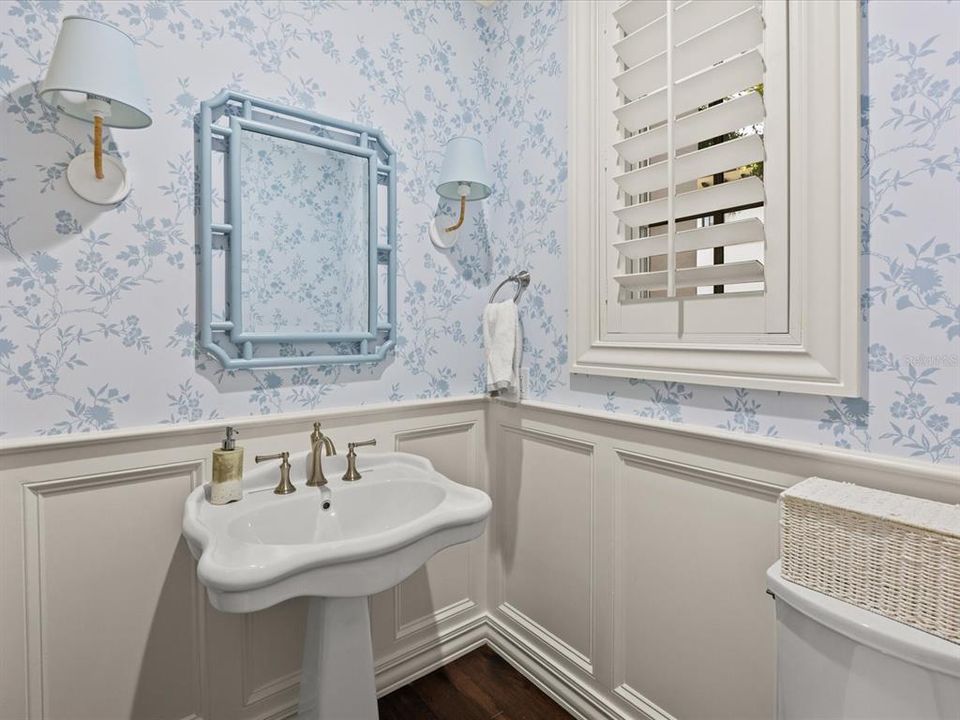 For Sale: $13,900,000 (6 beds, 7 baths, 11100 Square Feet)