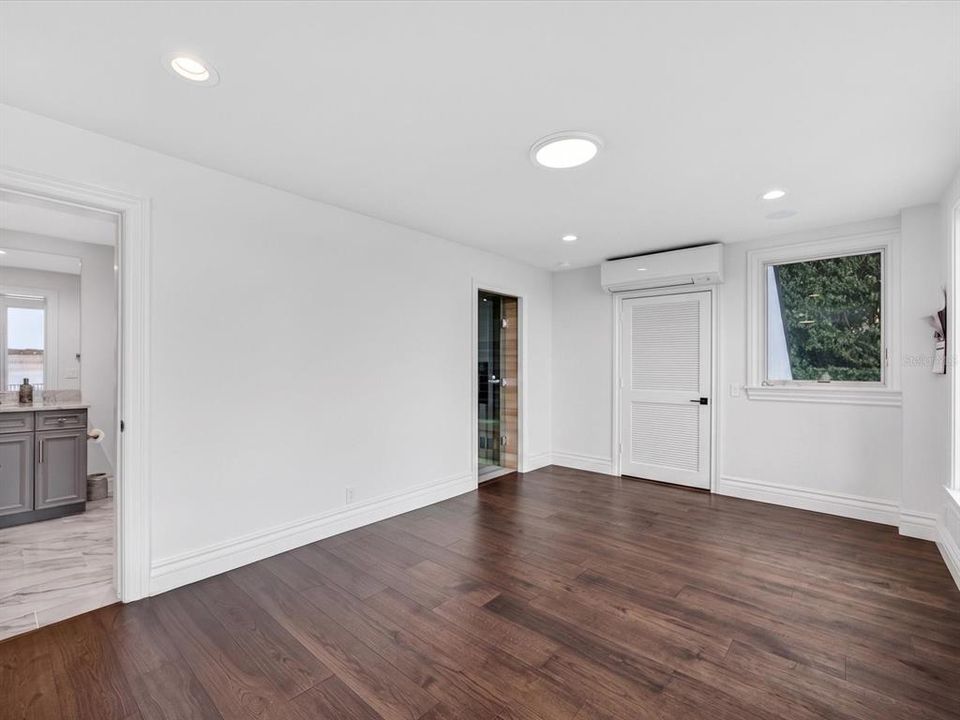 For Sale: $13,900,000 (6 beds, 7 baths, 11100 Square Feet)
