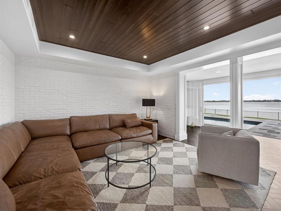 For Sale: $13,900,000 (6 beds, 7 baths, 11100 Square Feet)