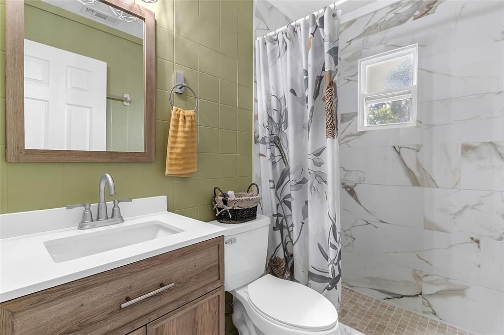 For Sale: $274,000 (3 beds, 1 baths, 1251 Square Feet)