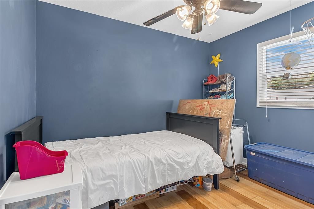 For Sale: $274,000 (3 beds, 1 baths, 1251 Square Feet)