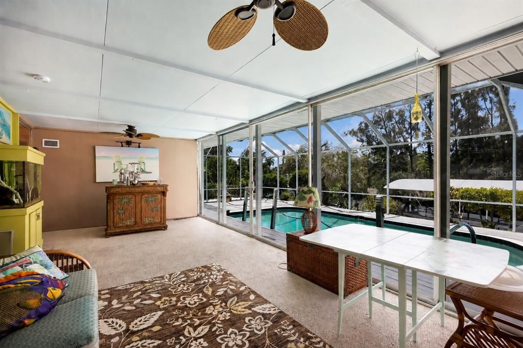 For Sale: $699,000 (2 beds, 2 baths, 2702 Square Feet)