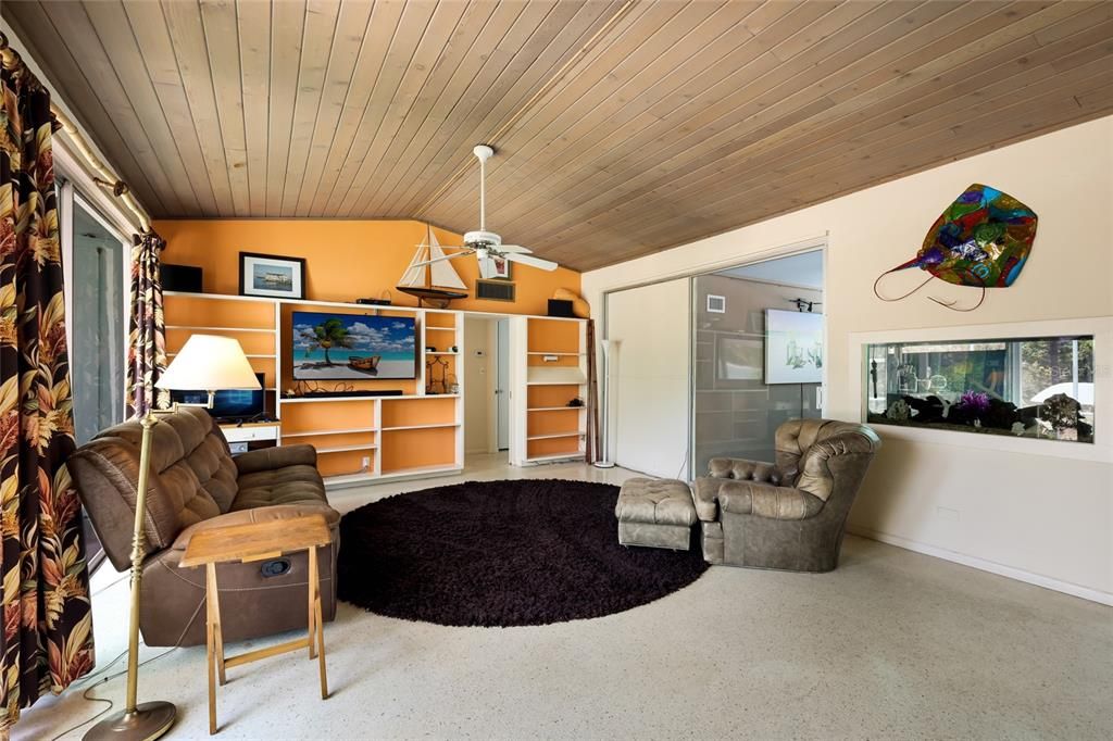 For Sale: $699,000 (2 beds, 2 baths, 2702 Square Feet)