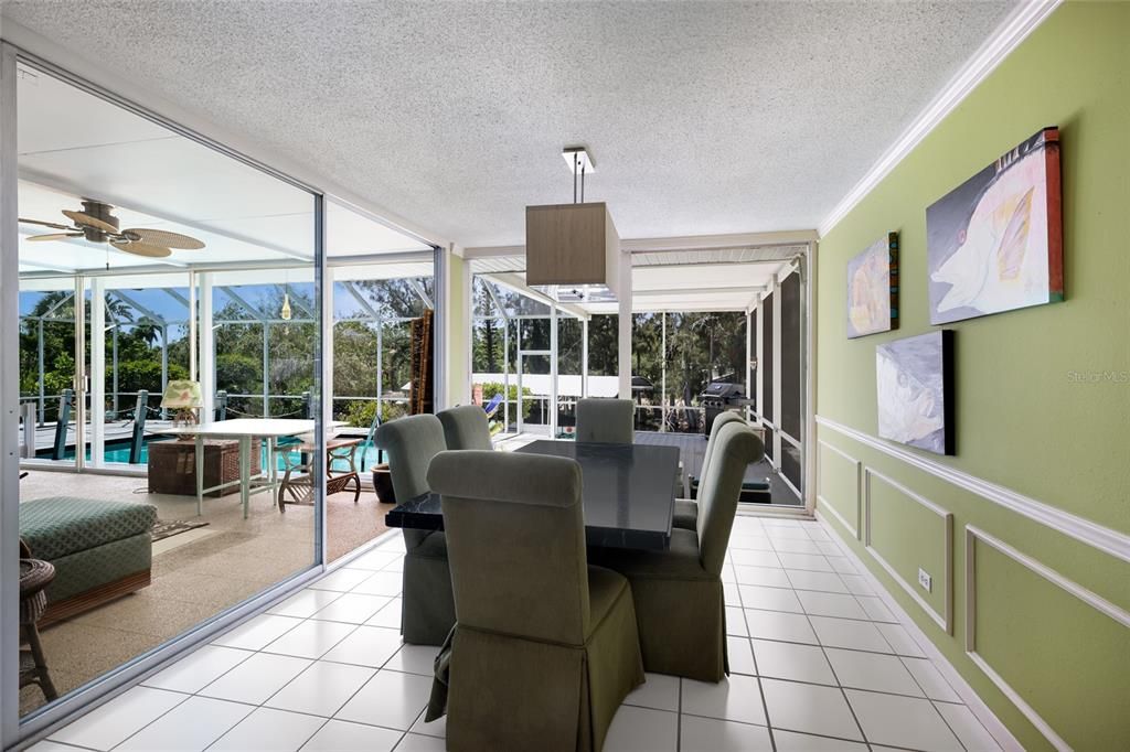 For Sale: $699,000 (2 beds, 2 baths, 2702 Square Feet)