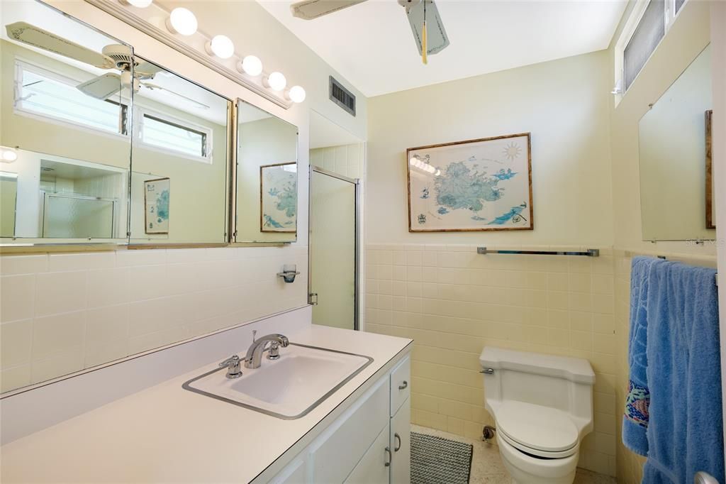 For Sale: $699,000 (2 beds, 2 baths, 2702 Square Feet)