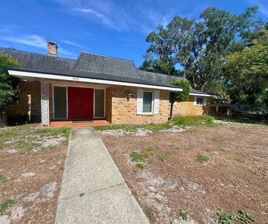 For Rent: $1,200 (4 beds, 3 baths, 4089 Square Feet)