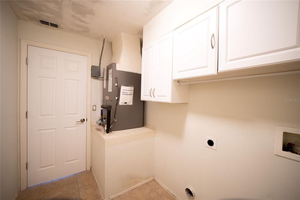 For Sale: $500,000 (4 beds, 2 baths, 2725 Square Feet)