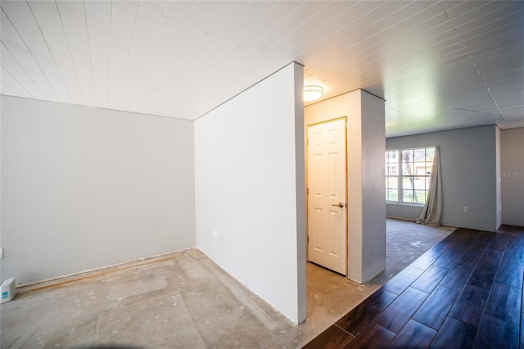 For Sale: $500,000 (4 beds, 2 baths, 2725 Square Feet)