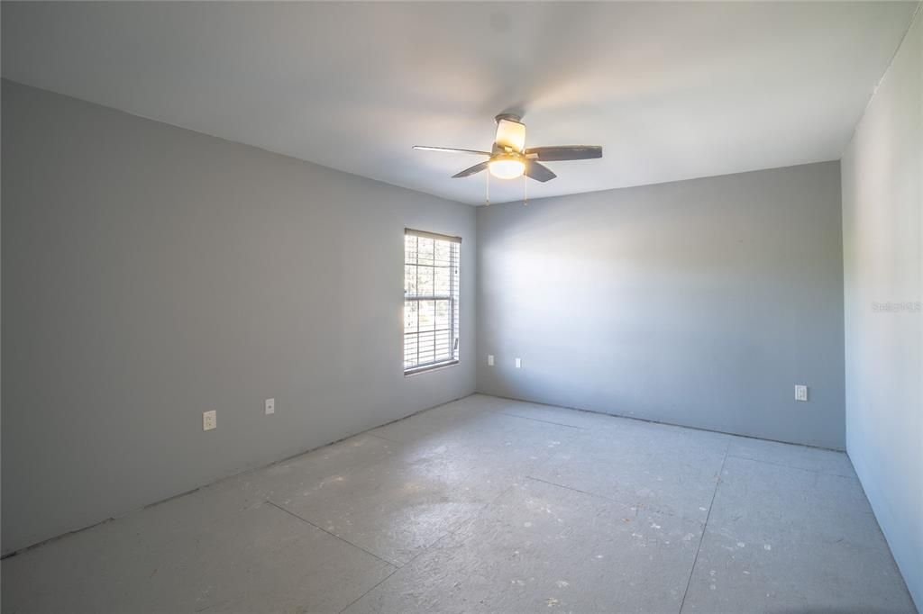 For Sale: $500,000 (4 beds, 2 baths, 2725 Square Feet)