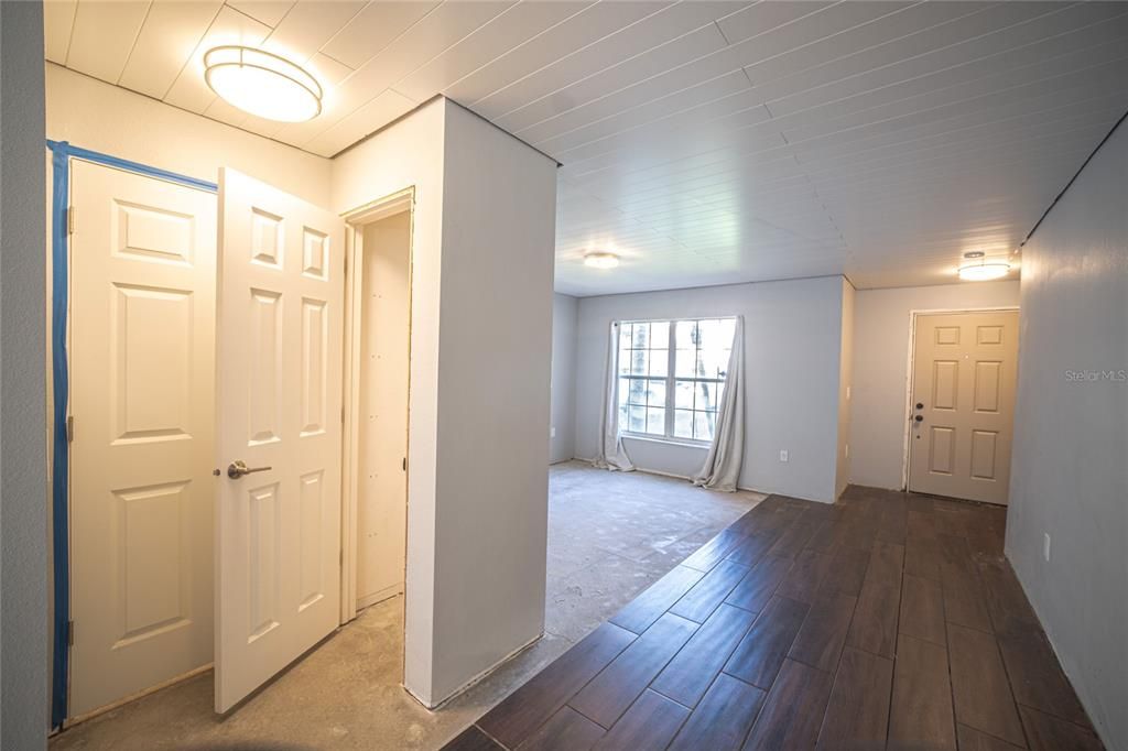 For Sale: $500,000 (4 beds, 2 baths, 2725 Square Feet)
