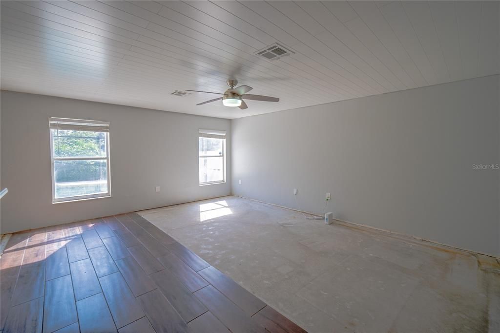 For Sale: $500,000 (4 beds, 2 baths, 2725 Square Feet)