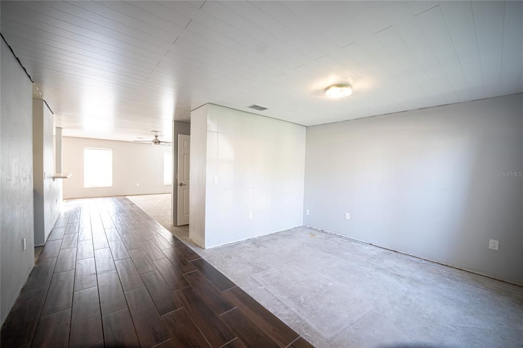 For Sale: $500,000 (4 beds, 2 baths, 2725 Square Feet)
