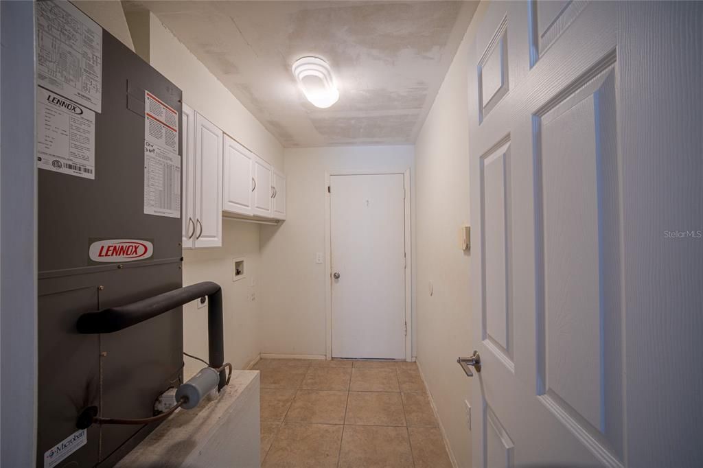 For Sale: $500,000 (4 beds, 2 baths, 2725 Square Feet)