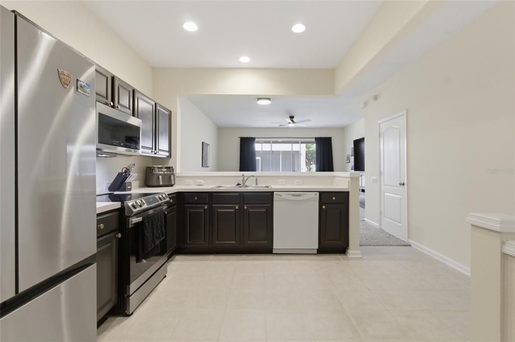 For Sale: $260,000 (3 beds, 2 baths, 1588 Square Feet)