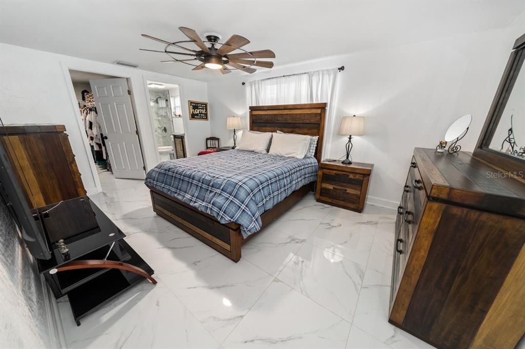En Venta: $479,000 (5 camas, 3 baños, 2122 Pies cuadrados)
