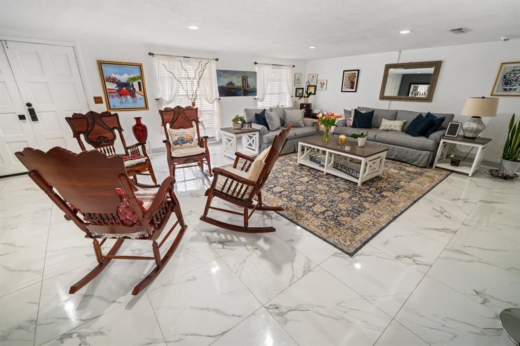 En Venta: $479,000 (5 camas, 3 baños, 2122 Pies cuadrados)