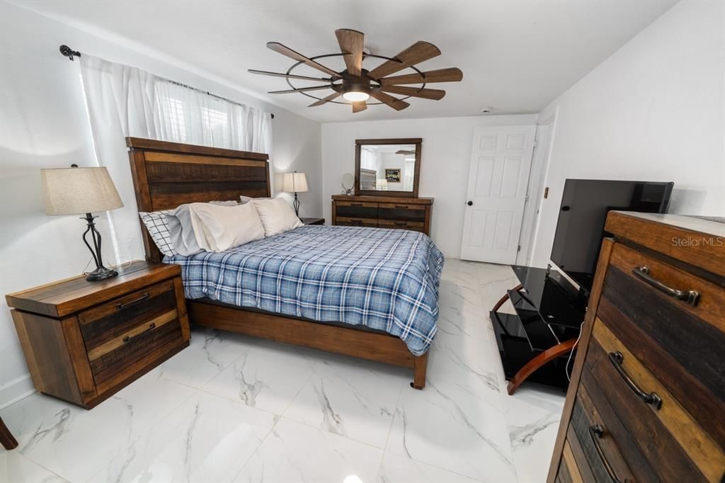 En Venta: $479,000 (5 camas, 3 baños, 2122 Pies cuadrados)