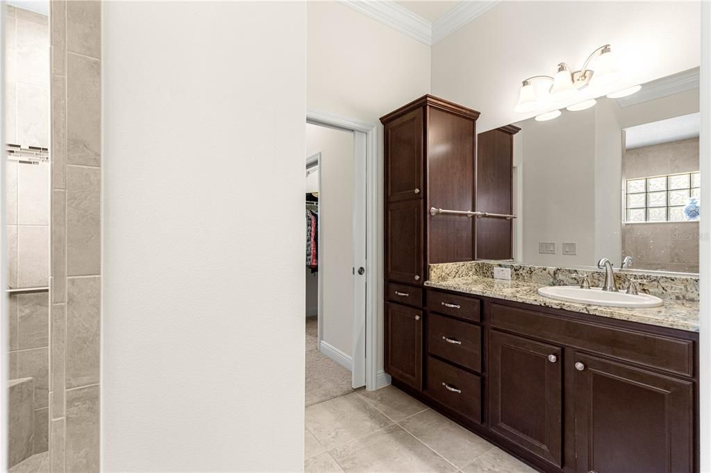 For Sale: $585,000 (3 beds, 2 baths, 1917 Square Feet)