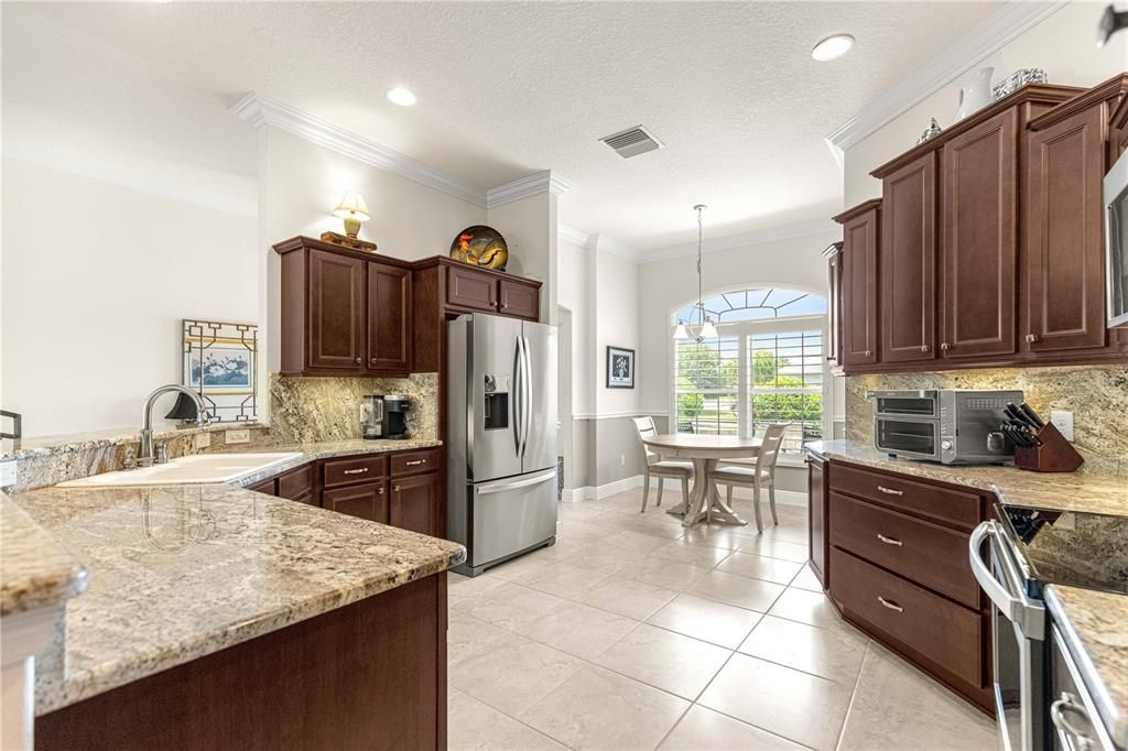 For Sale: $585,000 (3 beds, 2 baths, 1917 Square Feet)