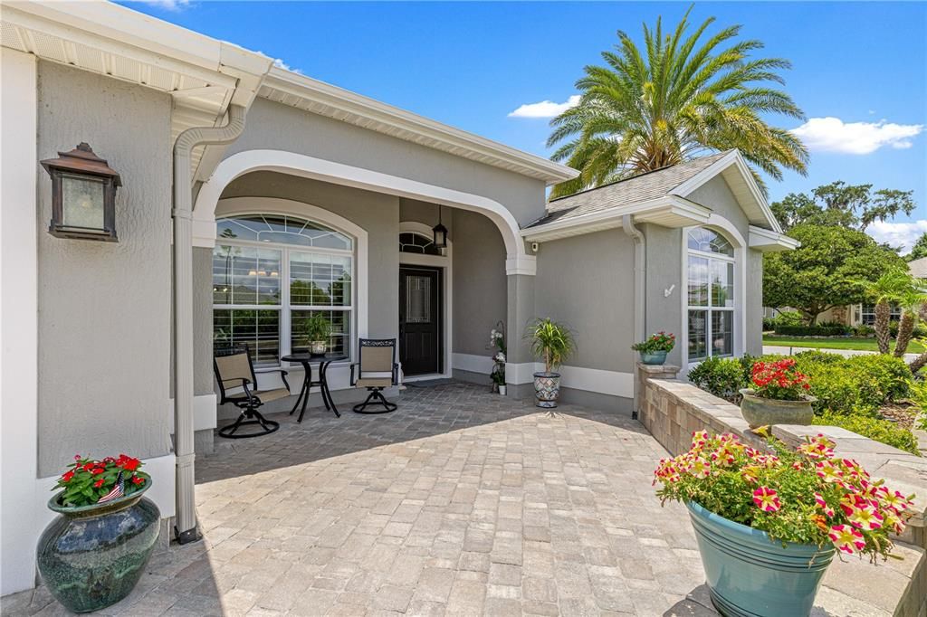 For Sale: $585,000 (3 beds, 2 baths, 1917 Square Feet)