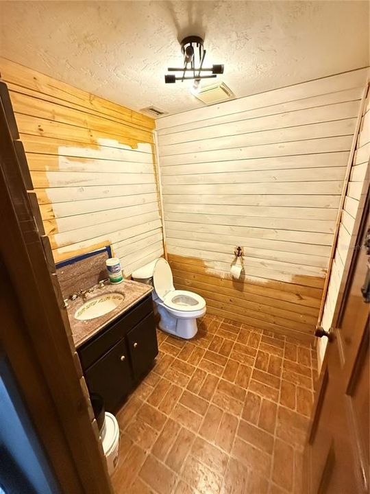 For Sale: $460,000 (3 beds, 2 baths, 2080 Square Feet)