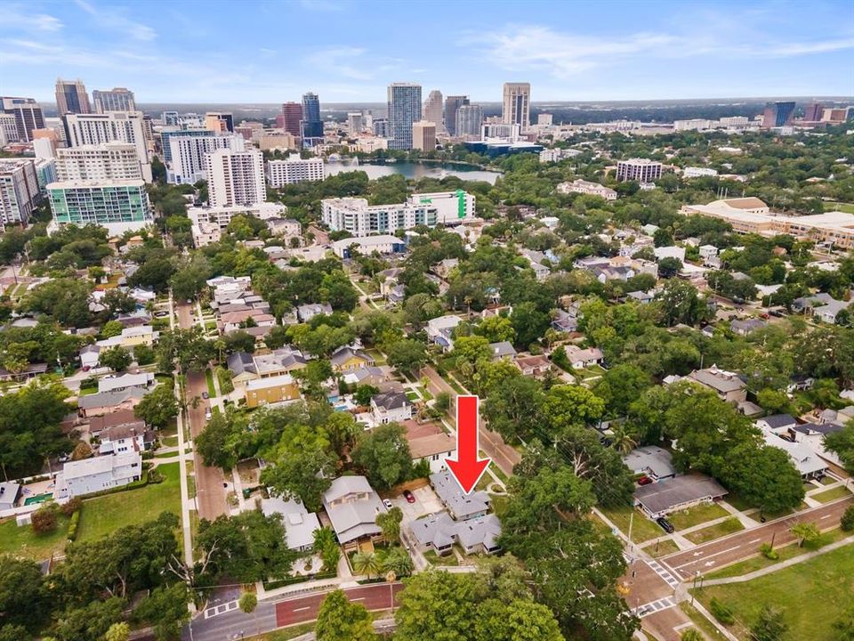 На продажу: $1,150,000 (8 спален, 0 ванн, 3157 Квадратных фут)