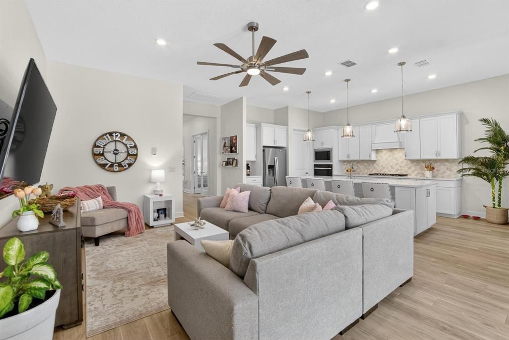 For Sale: $685,000 (3 beds, 2 baths, 2075 Square Feet)