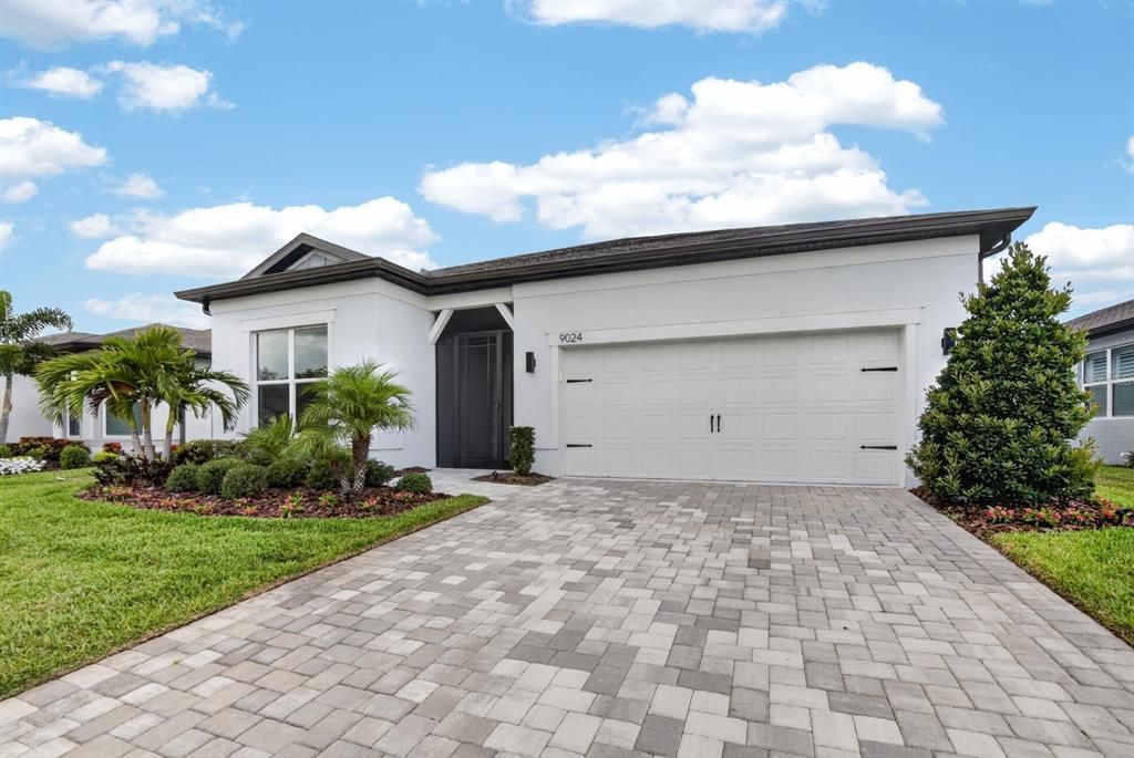 For Sale: $685,000 (3 beds, 2 baths, 2075 Square Feet)