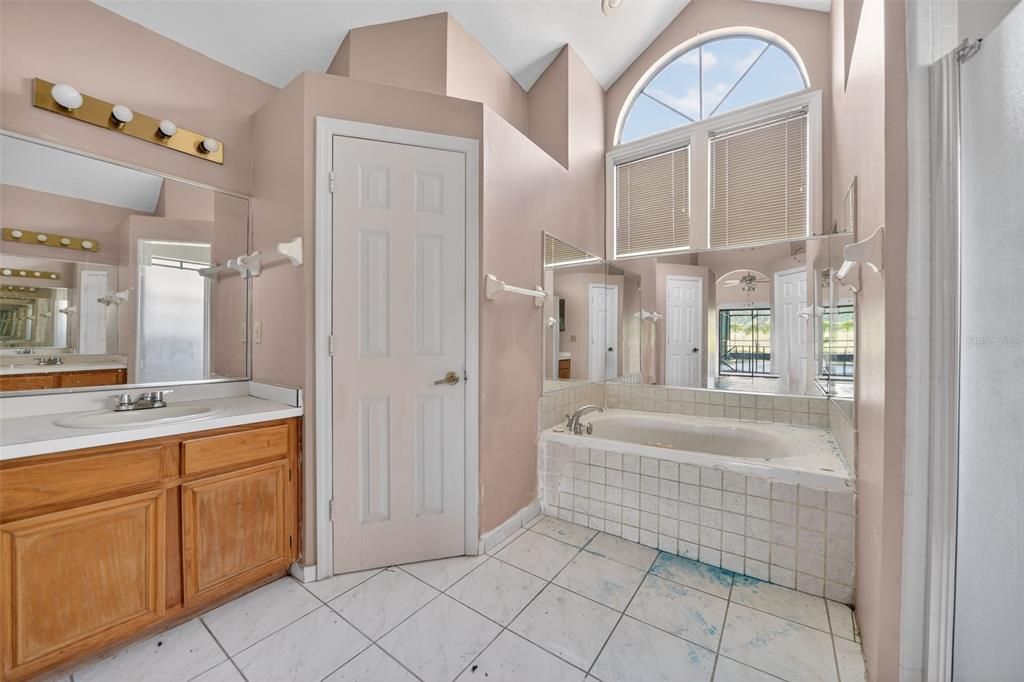 For Sale: $425,000 (4 beds, 2 baths, 2058 Square Feet)