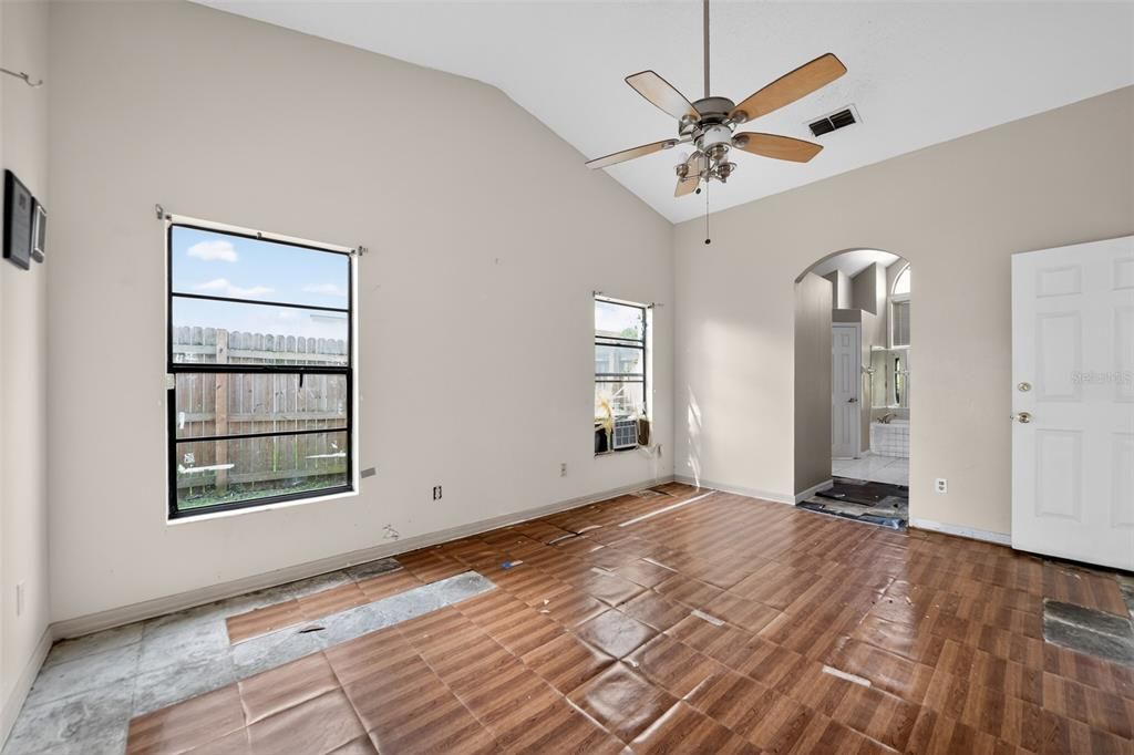 For Sale: $425,000 (4 beds, 2 baths, 2058 Square Feet)