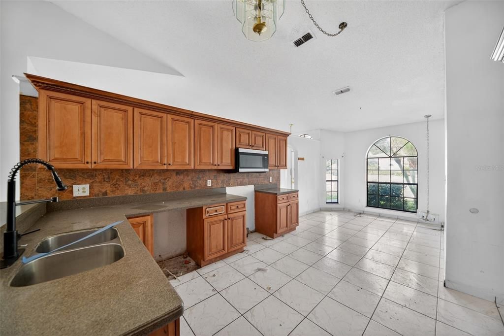 For Sale: $425,000 (4 beds, 2 baths, 2058 Square Feet)