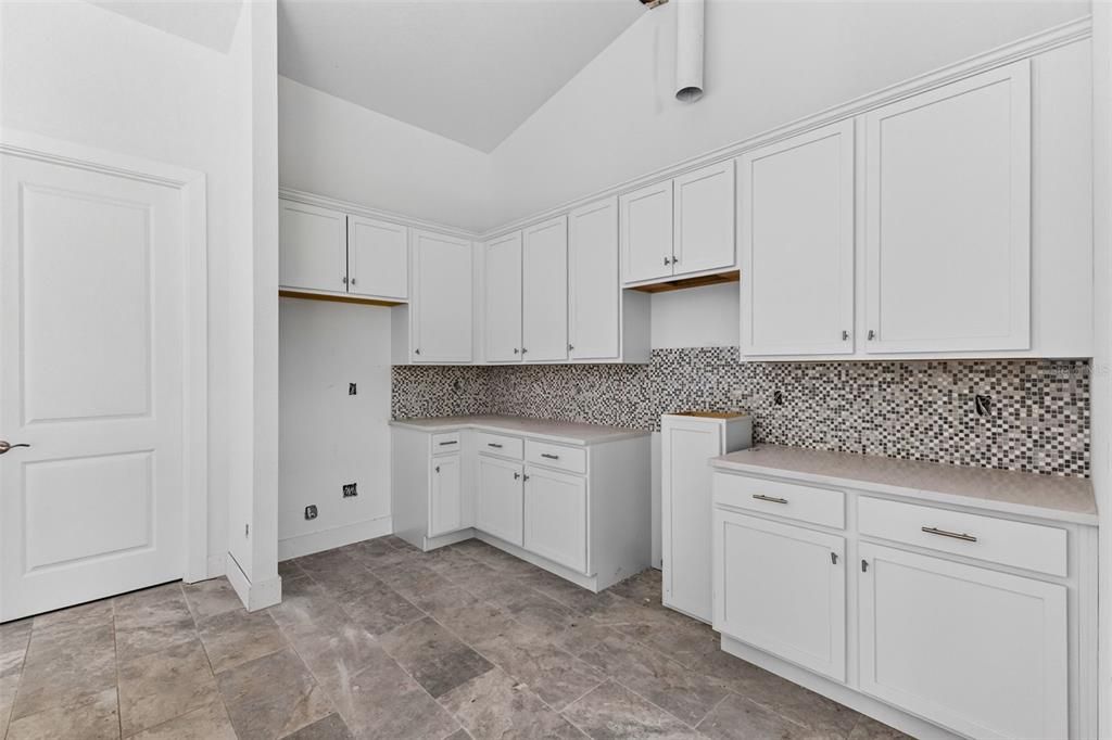 For Sale: $274,900 (3 beds, 2 baths, 2042 Square Feet)