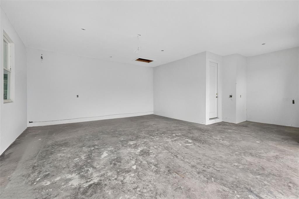 For Sale: $274,900 (3 beds, 2 baths, 2042 Square Feet)