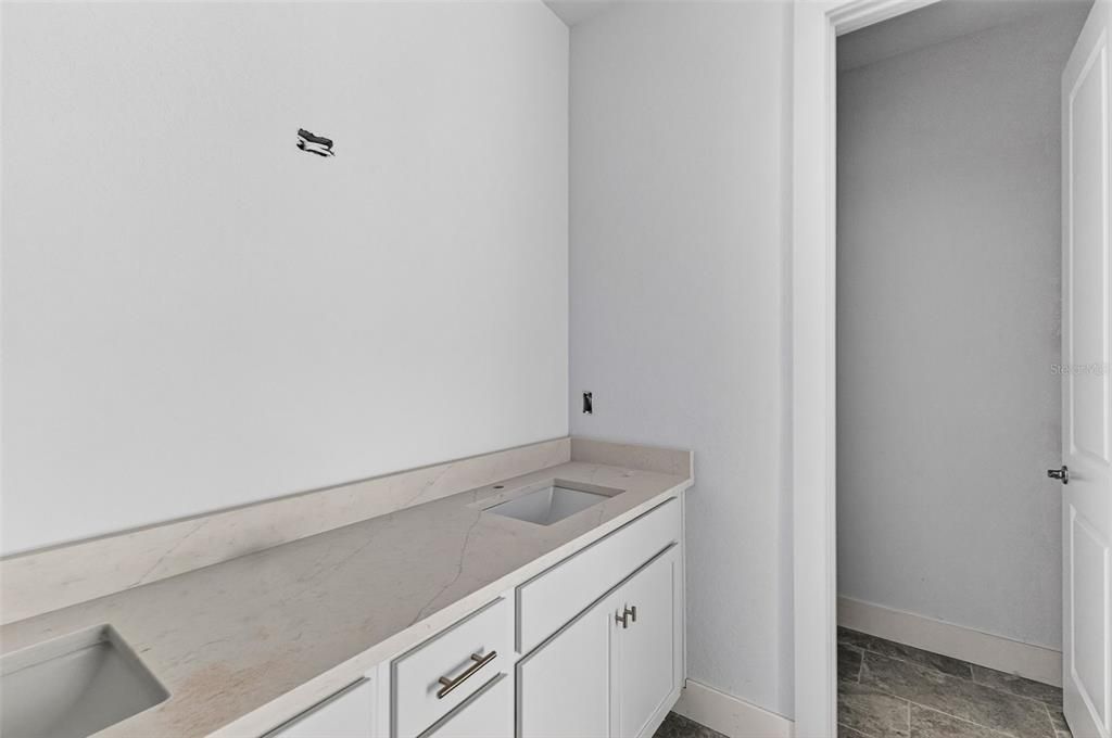 For Sale: $274,900 (3 beds, 2 baths, 2042 Square Feet)