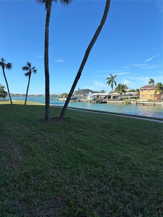 For Rent: $2,000 (1 beds, 1 baths, 815 Square Feet)