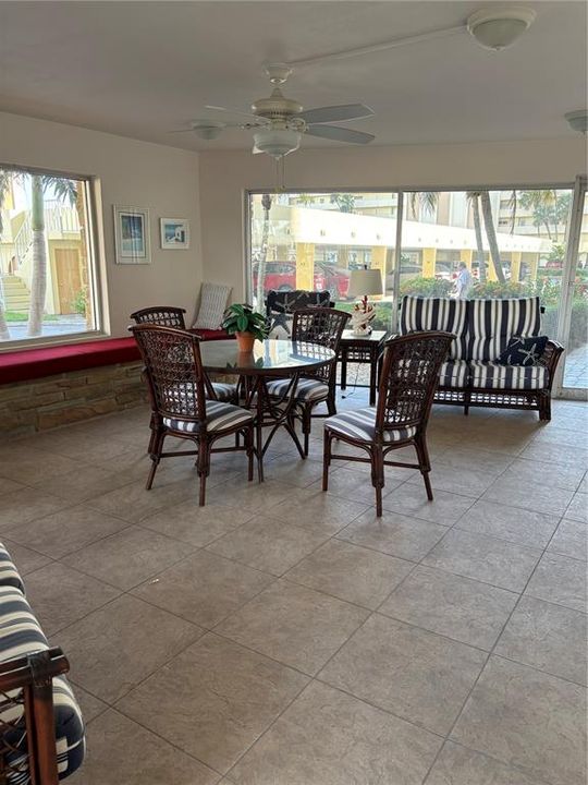 For Rent: $2,000 (1 beds, 1 baths, 815 Square Feet)
