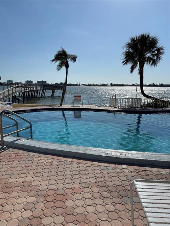 For Rent: $2,000 (1 beds, 1 baths, 815 Square Feet)