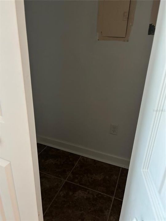 For Rent: $2,000 (1 beds, 1 baths, 815 Square Feet)