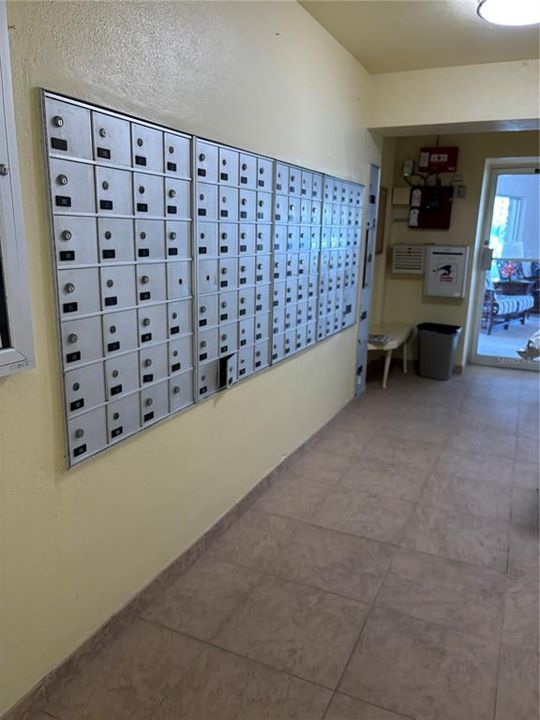 For Rent: $2,000 (1 beds, 1 baths, 815 Square Feet)