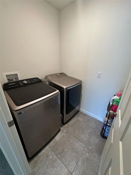 For Rent: $2,250 (4 beds, 2 baths, 1830 Square Feet)