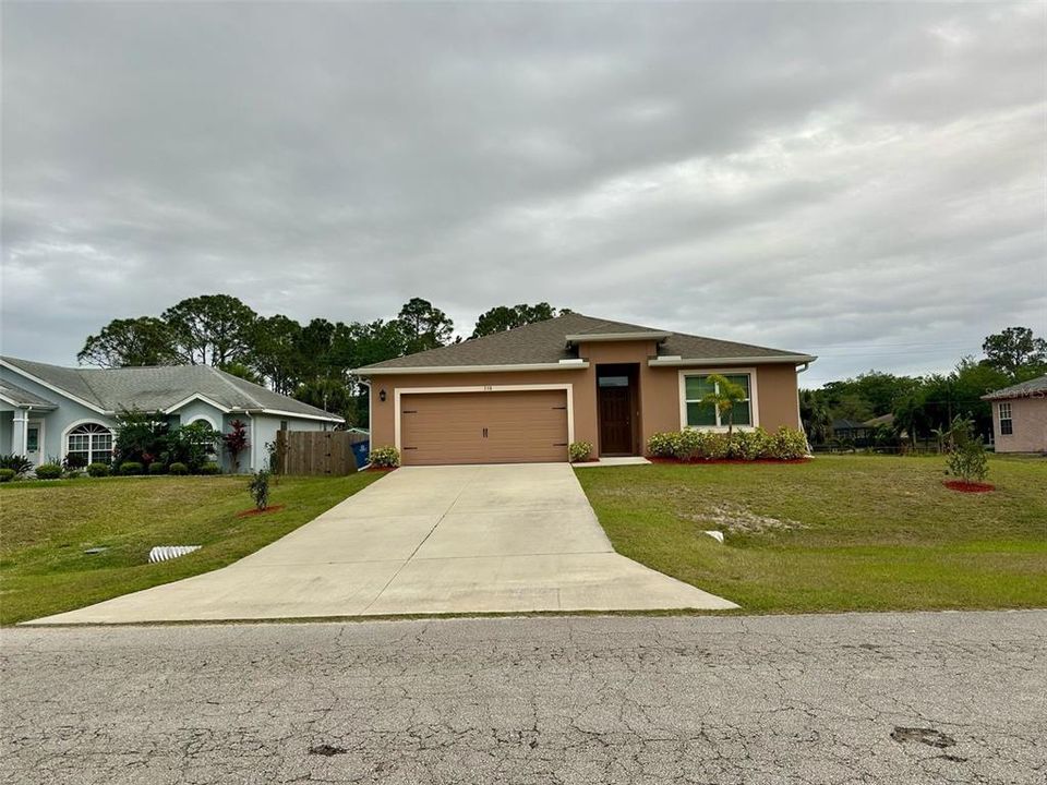 For Rent: $2,250 (4 beds, 2 baths, 1830 Square Feet)