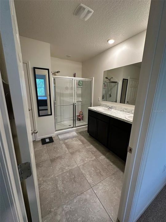 For Rent: $2,250 (4 beds, 2 baths, 1830 Square Feet)